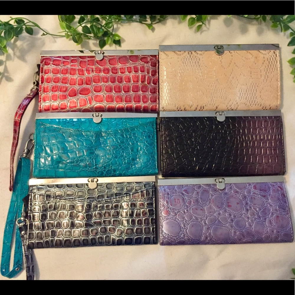 Set of (6) Wallets! 🤑